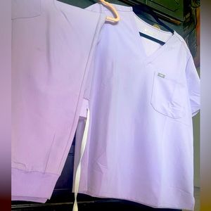 Lavender set of FIGS scrubs: xl one pocket top size large joggers